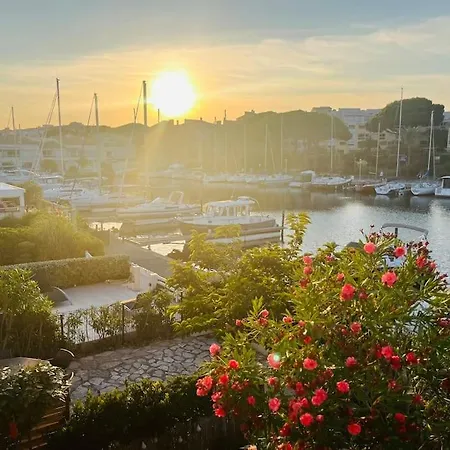 Holiday home T2, Ile De La Marina, Climatisee